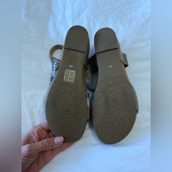 L’Artiste Leather Wedge Sandals Size 40 (US 9) | Comfort Gray Meera - Picture 7 of 9